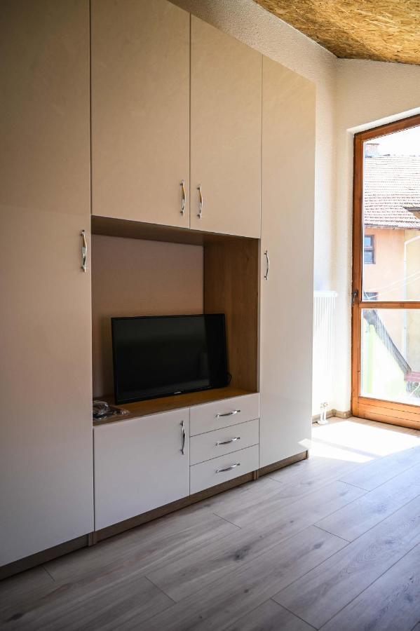 Elem Apartmani Skver Τούζλα Εξωτερικό φωτογραφία