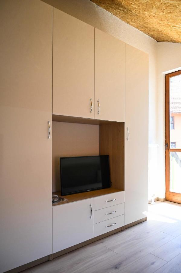 Elem Apartmani Skver Τούζλα Εξωτερικό φωτογραφία